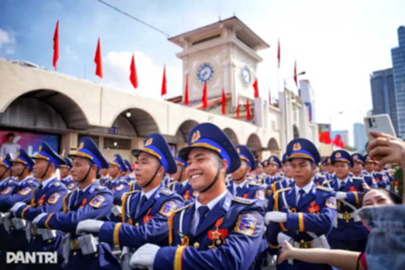 Mức hỗ trợ mới cho lãnh đạo, tướng lĩnh công an, quân đội từ 1,35 đến 2,7 triệu đồng/tháng