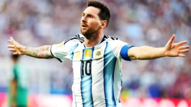 Messi lập hat-trick lịch sử, phá kỷ lục World Cup ở tuổi 38