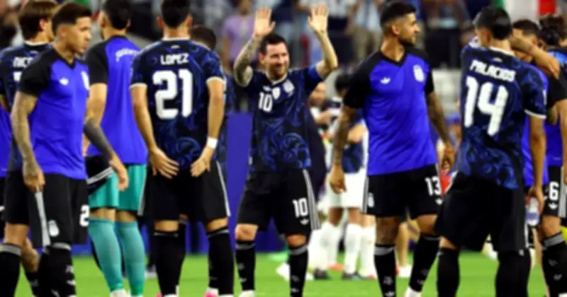 Messi phá kỷ lục ghi bàn 7 trận liên tiếp ở World Cup, Ronaldo lu mờ