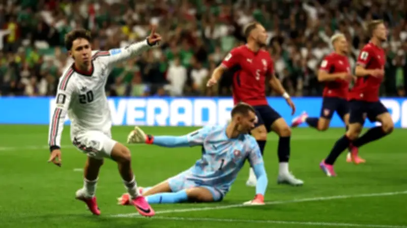 Mexico toàn thắng vòng bảng, Nam Phi lần đầu vào knock-out World Cup