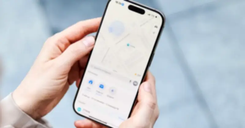 Mũi tên xanh trên iPhone cảnh báo bị theo dõi vị trí