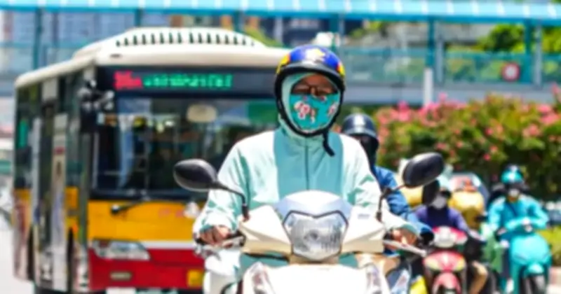 Miền Bắc nắng nóng đỉnh điểm vượt 40 độ, Hà Nội có nơi trên 40°C