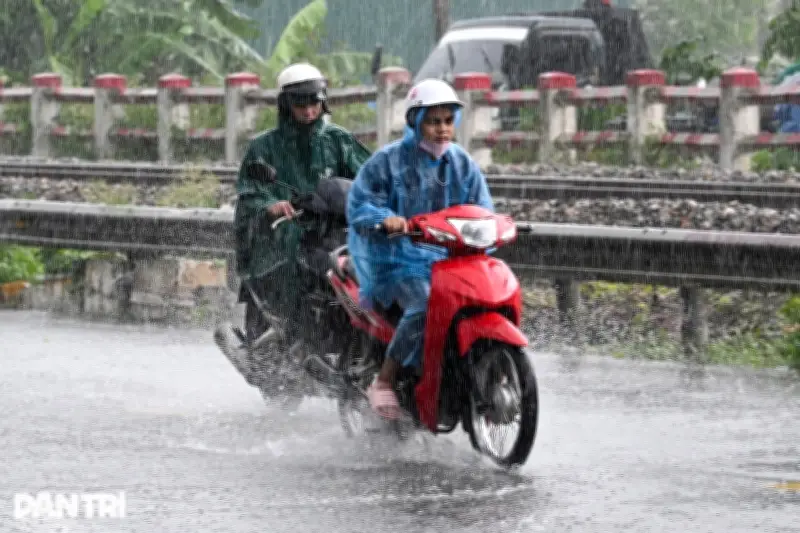 Miền Bắc nắng nóng trước khi đón mưa to từ ngày 8/6