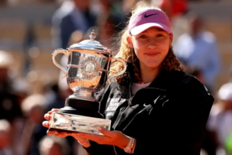 Mirra Andreeva vô địch Roland Garros 2026 ở tuổi 19, đánh bại Maja Chwalinska