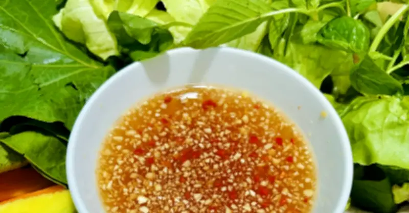 Món kho thiếu trong mâm cơm nhưng 4 nhóm người cần thận trọng