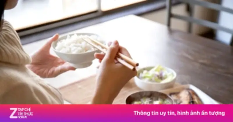 Mẹo giữ cơm không bị ôi thiu trong ngày hè nắng nóng