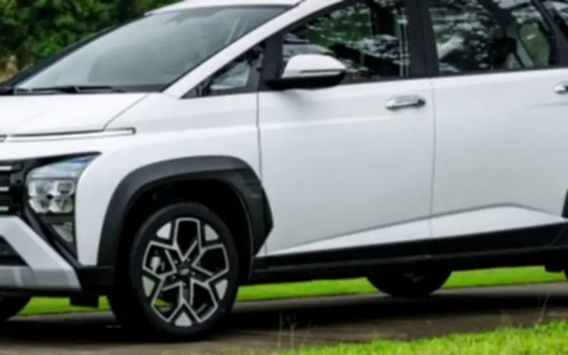 MPV 7 chỗ giá từ 462 triệu: Rộng rãi, tiết kiệm xăng E10 hấp dẫn