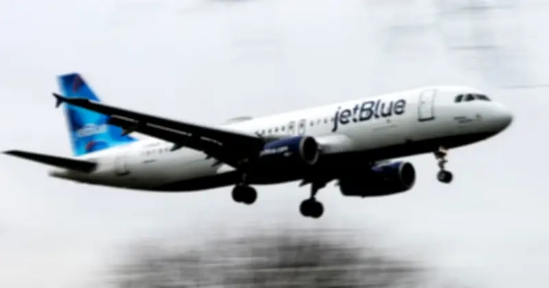 Máy bay JetBlue va chạm UAV khi hạ cánh xuống sân bay JFK
