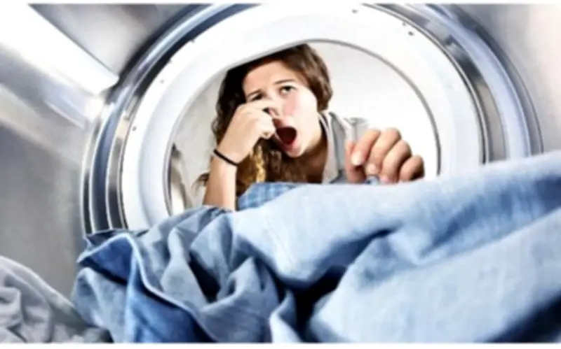 Máy giặt bị hôi: ổ vi khuẩn ẩm khiến quần áo càng giặt càng bẩn