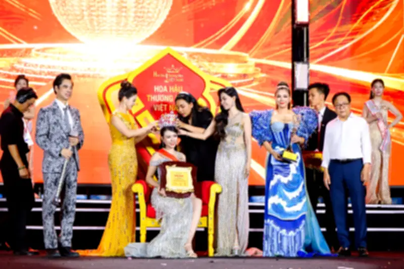 Nữ doanh nhân Bùi Thị Thùy Dương đăng quang Miss Brand Business 2026