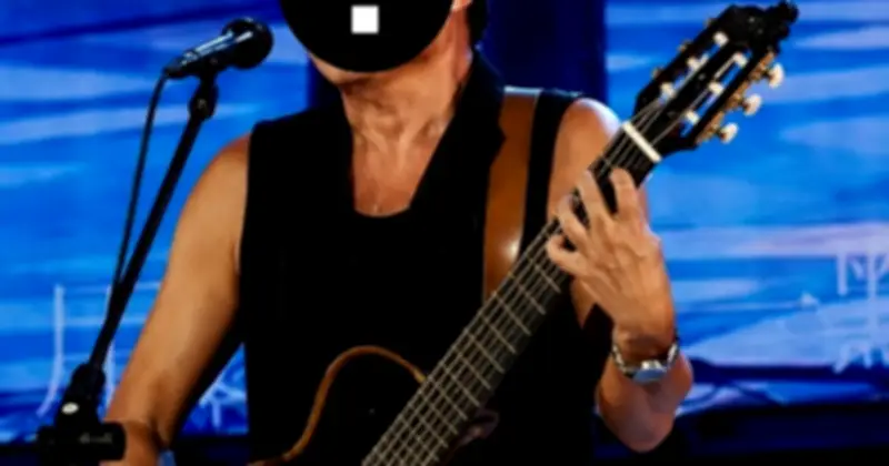 Nam ca sĩ nổi tiếng David Huang qua đời ở tuổi 61