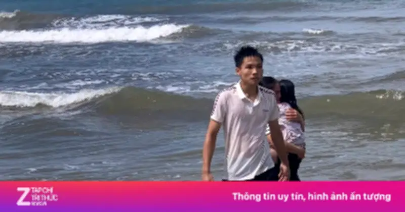Nam sinh Quảng Trị dũng cảm lao ra biển cứu em nhỏ đuối nước