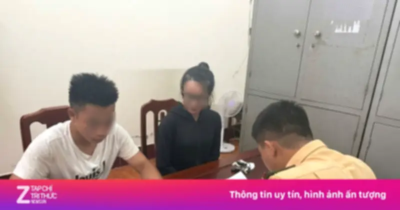 Nam thanh niên 17 tuổi bị tịch thu xe vì dùng chân lái mô tô