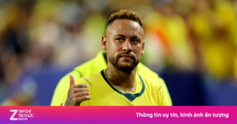 Neymar hôn bạn gái và bật khóc trong ngày tái xuất sau 981 ngày