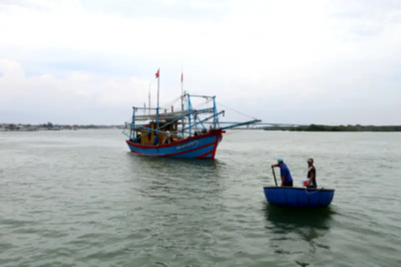 Ngư dân Đà Nẵng chung sức gỡ thẻ vàng IUU từ những tổ đội đoàn kết trên biển
