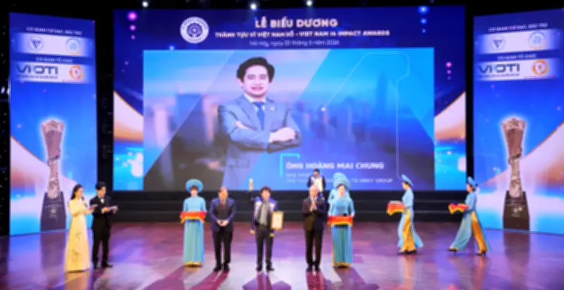 Ông Hoàng Mai Chung nhận giải Lãnh đạo Sáng tạo và Chuyển đổi số tại I4 Impact Awards 2026