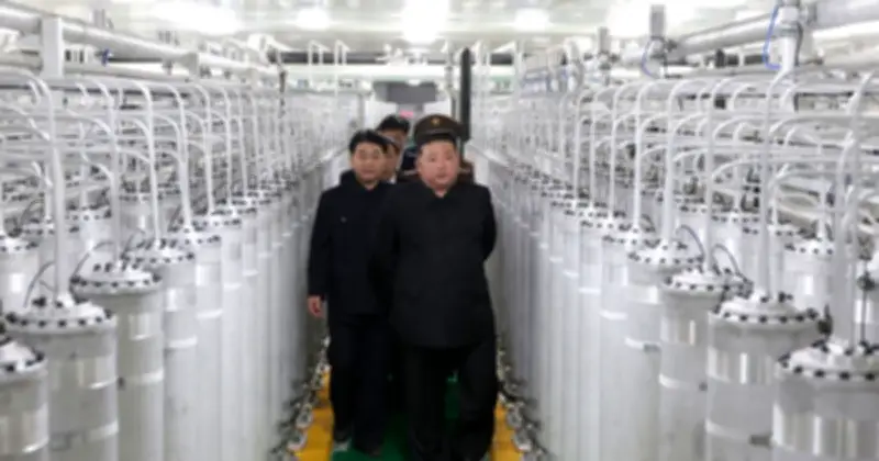 Ông Kim thị sát nhà máy sản xuất vật liệu hạt nhân mới, kêu gọi mở rộng kho vũ khí