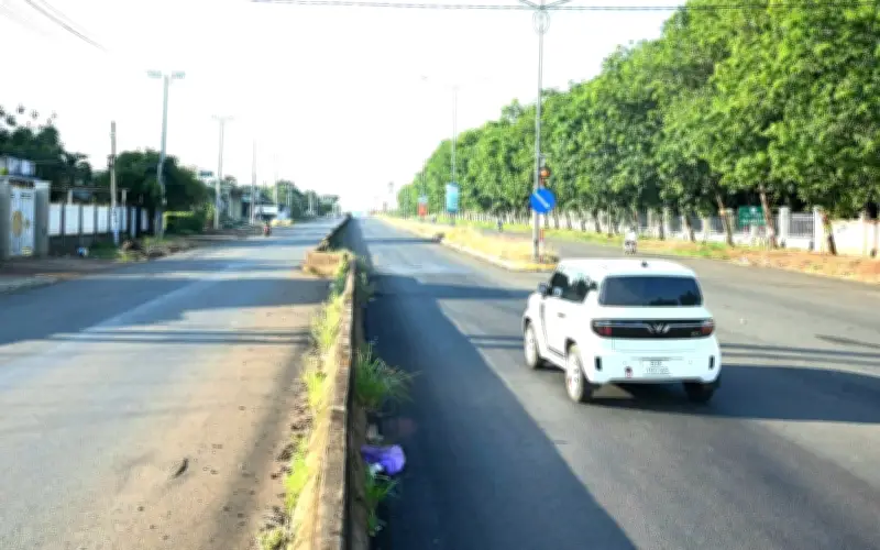 Đường ĐT741 độc lạ: Một bên 1 làn, bên kia 3 làn, dân lo tai nạn