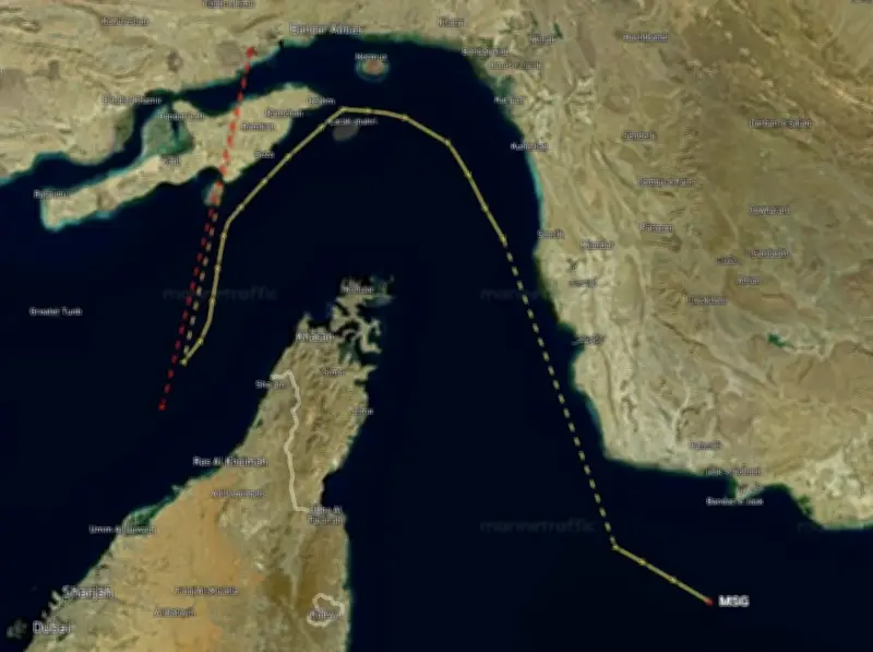 Ông Trump đe dọa áp thuế đối với tàu thuyền đi qua eo biển Hormuz