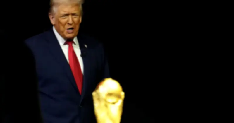 Ông Trump và Chủ tịch FIFA cùng trao cúp World Cup 2026