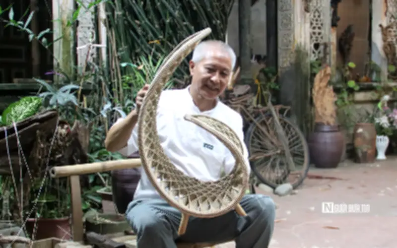 Nghệ nhân Hoàng Văn Hạnh giữ hồn làng mây tre Phú Vinh hơn 40 năm