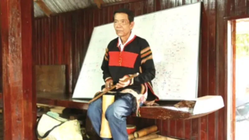 Nghệ nhân Y Hiu Niê Kđăm lặng thầm gieo tiếng chiêng cho thế hệ trẻ
