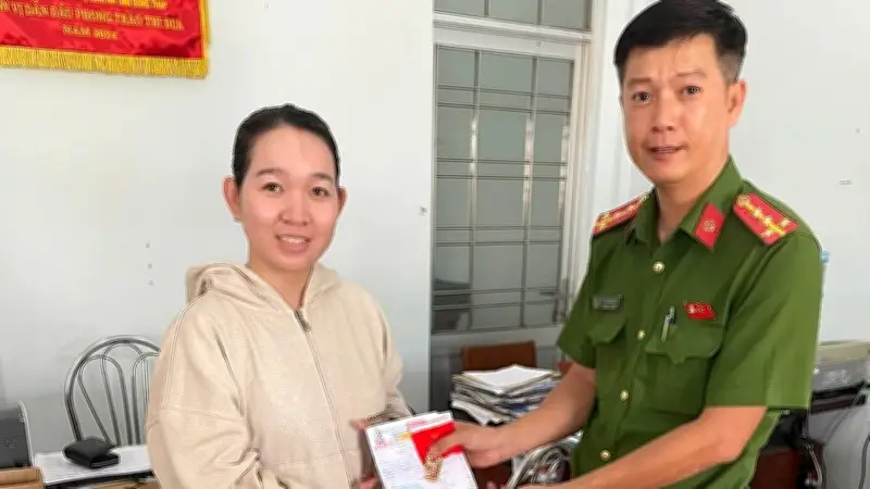 Người dân Đồng Tháp nhặt được vàng, trả lại cho người đánh rơi