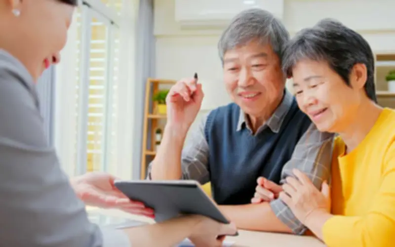 Người già nên giữ kín 2 điều này để yên ổn tuổi già