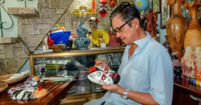 Người lưu thần sắc hát bội trên mặt nạ: Hành trình giữ hồn tuồng cổ