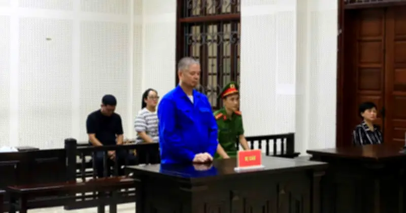 Người đàn ông mua thuốc diệt chuột hiệu 'Mèo đến bỏ' vào chảo để đầu độc vợ
