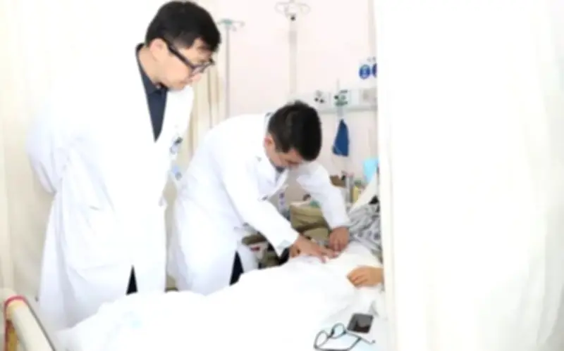 Người phụ nữ 27 tuổi suýt mất mạng vì lạm dụng 800 viên thuốc nhuận tràng mỗi ngày
