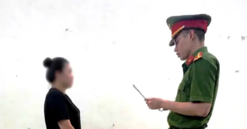 Người phụ nữ ở Ninh Bình bị khởi tố vì tàng trữ mãnh sư tử giác trang