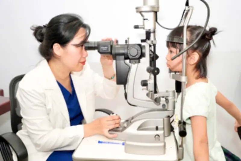 Nguyên nhân chính khiến trẻ cận thị sớm không phải do thiếu ánh sáng