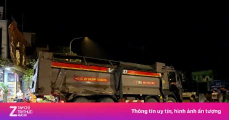 Nguyên nhân vụ xe tải chở cát bị tàu hỏa húc văng, vùi lấp 4 xe máy