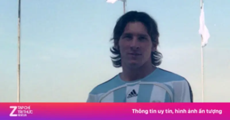 Ảnh chưa từng công bố: Messi 18 tuổi và chiếc xúc xích năm 2005