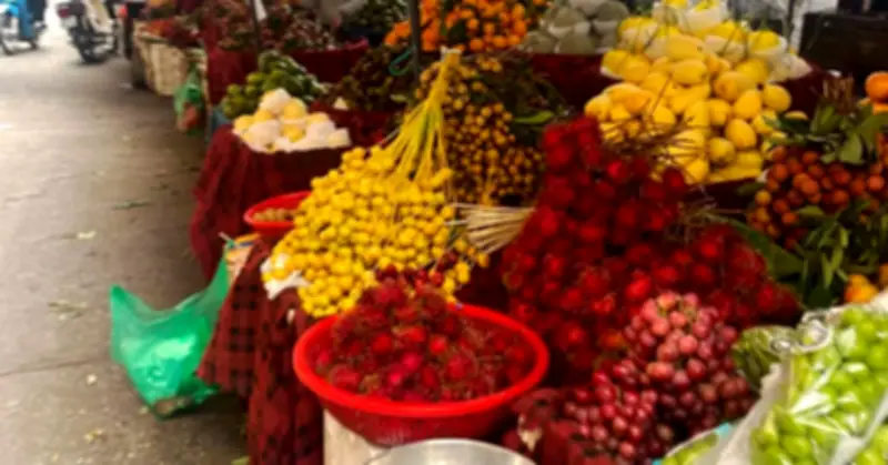 Nhà trai bất ngờ với món quà cưới: Thông gia bán hoa quả tặng con gái