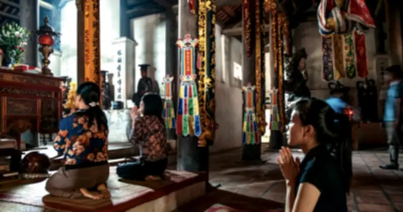 Nhiếp ảnh gia Pháp kể chuyện chùa Việt qua gần 300 bức ảnh