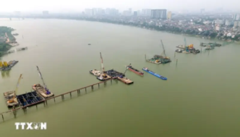 Nhiều dự án cầu vượt sông Hồng quyết về đích trước APEC 2027
