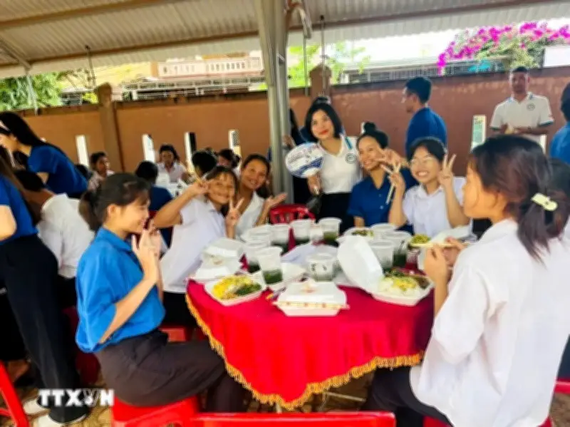 Nhiều hoạt động hỗ trợ học sinh dân tộc thiểu số tại Quảng Trị và An Giang