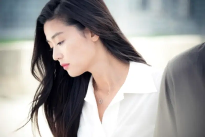 Nhìn chồng cũ cưng chiều vợ mới, tôi cay đắng nhận ra đã đánh mất báu vật
