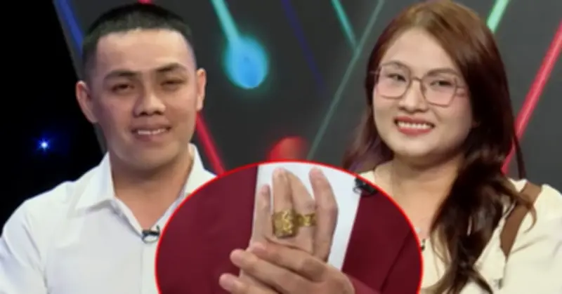 Nhân viên ngân hàng U40 đeo 2 cây vàng trên tay đến bàn muốn hẹn hò tìm vợ