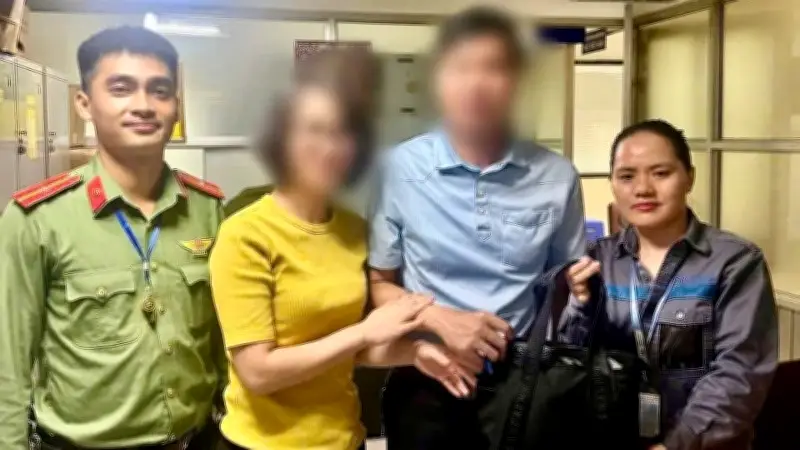Nhân viên Nội Bài trả lại hơn 466 triệu đồng cho hành khách trong 2 ngày