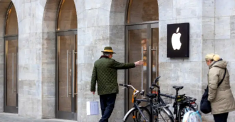 Những sự thật thú vị về Apple: Từ logo Isaac Newton đến vốn hóa nghìn tỷ