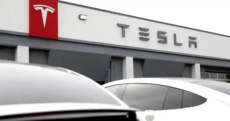 NHTSA điều tra Tesla vụ Model 3 mất lái tông chết cụ bà 76 tuổi