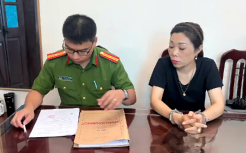 Ninh Bình: Bắt tạm giam người phụ nữ lừa hơn 559 triệu đồng bằng chiêu chạy án