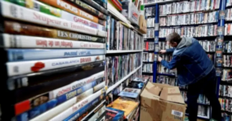 Nên chọn DVD hay ổ cứng để lưu trữ phim lâu dài?