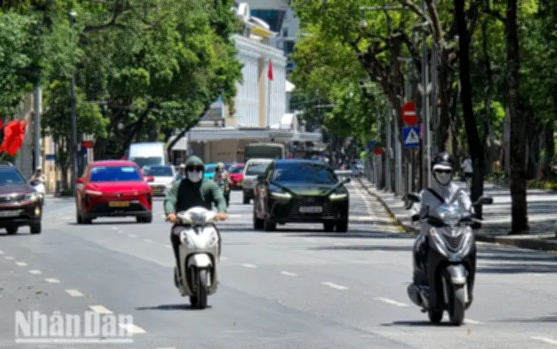 Nắng nóng gay gắt ở Bắc Bộ và Trung Bộ, nguy cơ cháy nổ cao