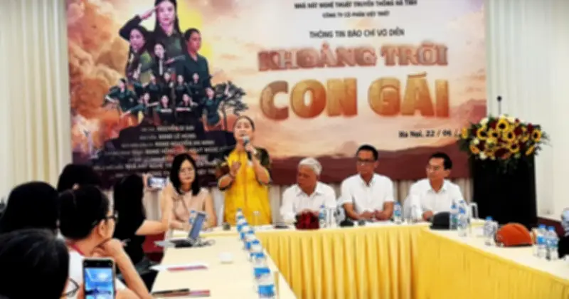 NSND Hồng Lựu đưa dân ca ví, giặm vào vở kịch về 10 cô gái Đồng Lộc