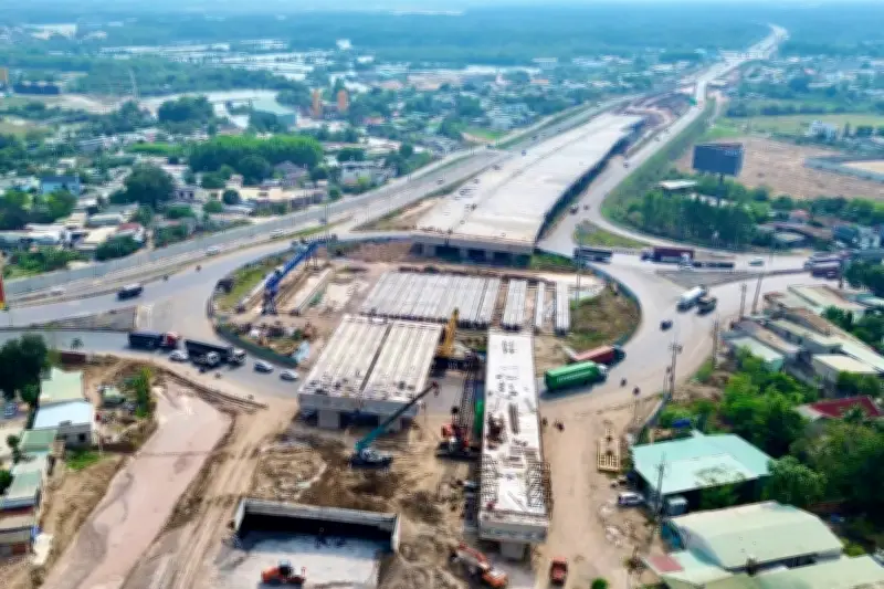 Nút giao quốc lộ 51 với cao tốc Bến Lức - Long Thành sắp hoàn thành