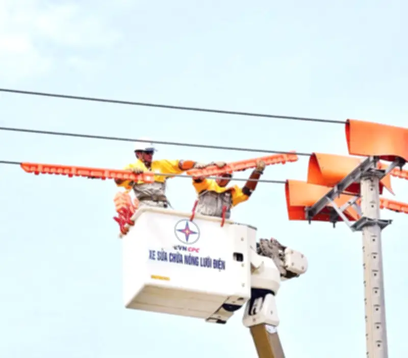Áp lực hệ thống điện Huế khi phụ tải liên tục lập đỉnh trong nắng nóng